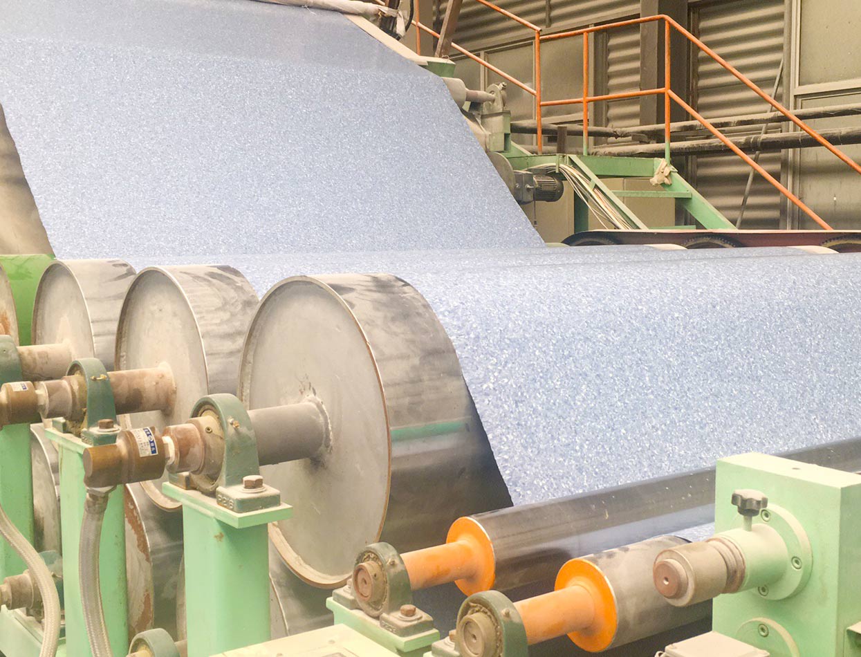 أرضيات PVC متجانسة